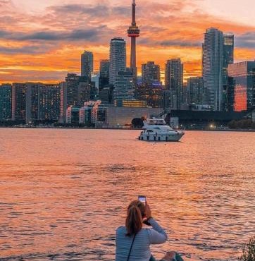 CANADA SOCCER FAN HUB STAY-Walk to Harbourfront Centre