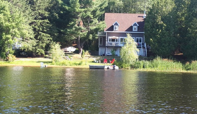 Chalet St-jean de Matha Waterfront Navigable