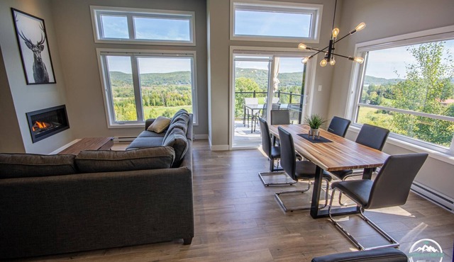 Chalet with fireplace and mountain spa, golf view