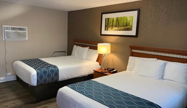 Champlain Motor Inn