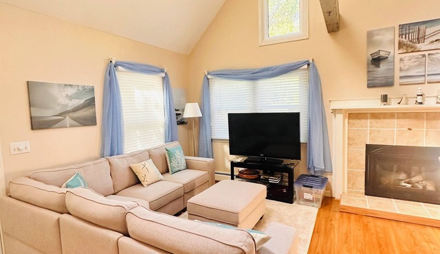 Charming Cape Cod summer house conveniently located with plenty to offer. in Mashpee