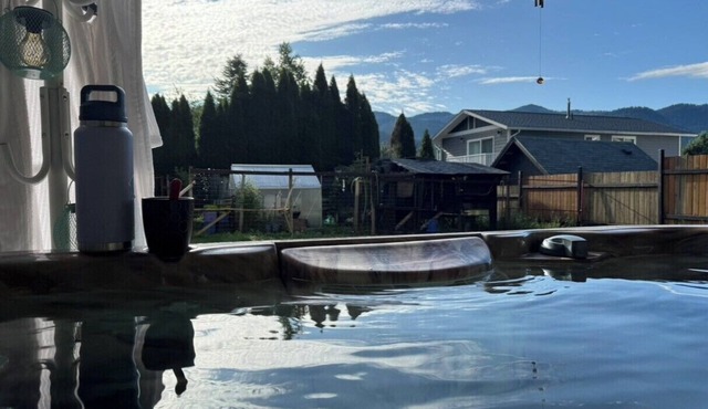 Charming Corner in Fruitvale. 30 Minutes from Red Mountain, Salmo and Whitewater