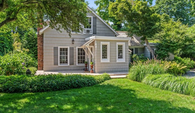 Charming Cottage in Southampton Village