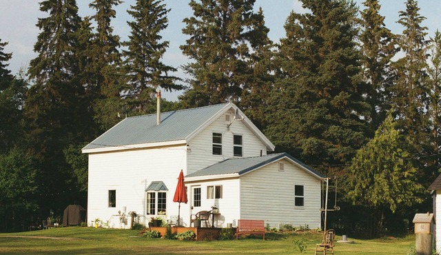 Charming Vintage Rabbit Farmhouse Escape