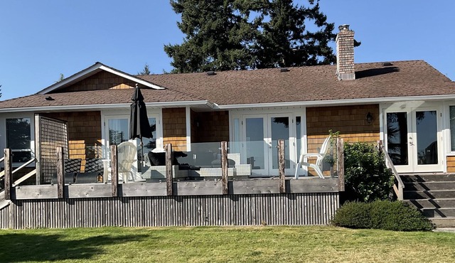 Coastal Oceanfront Home,Private beach access on Parksville Beach-BEAUTIFUL VIEWS