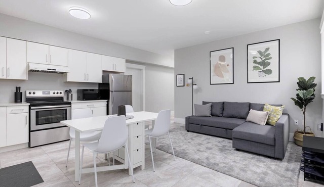 Cosy 2-Bed Basement Suite in Quiet Neighbourhood