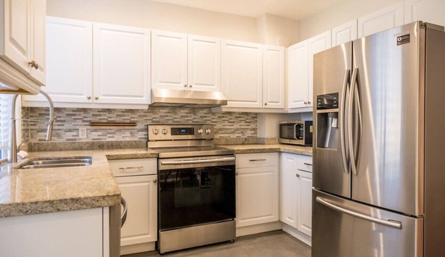 Cozy 3BR Home w/Backyard & Deck Includes Parking!