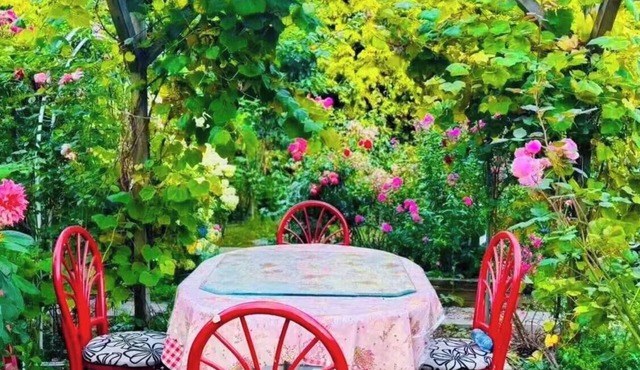 Cozy 3BR Villa · Big garden rose· photos for festival ,Near Beach, breakfast