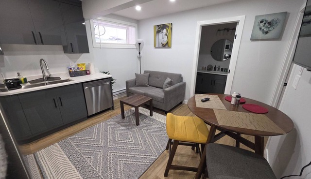 Cozy & Private 1BR Suite in Brighton