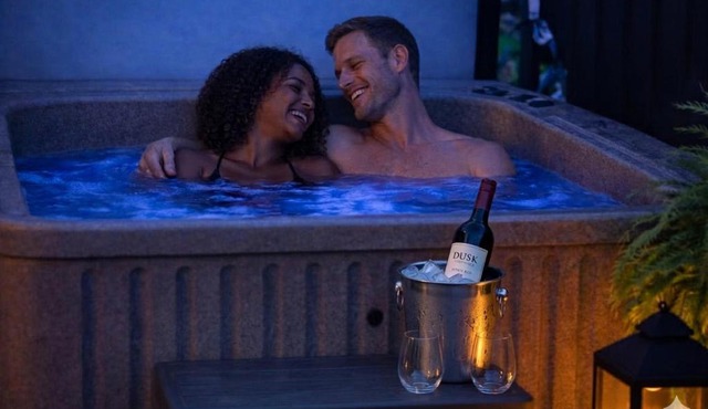 Cozy Rooftop Container with Hot Tub - 15 min from Franklinton & 19 mins to the Bogue Chitto State Park
