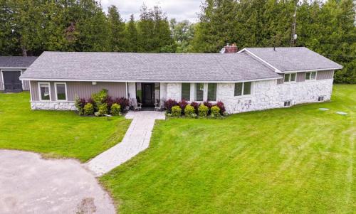 Deer Run Cottage- Golf Course cottage