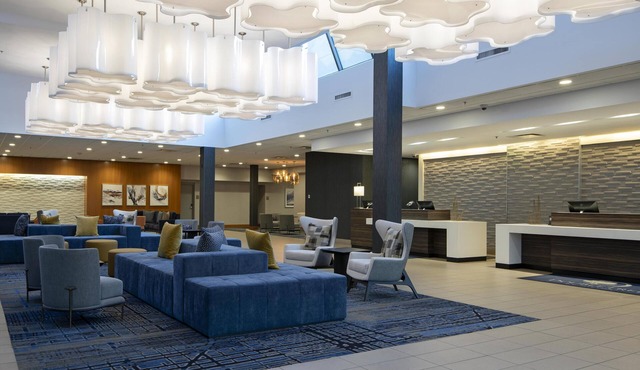 DoubleTree by Hilton Hotel West Edmonton