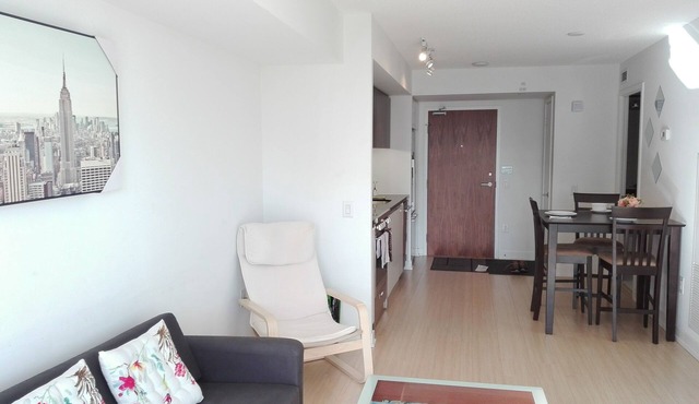 DT Waterfront 1BR Condo