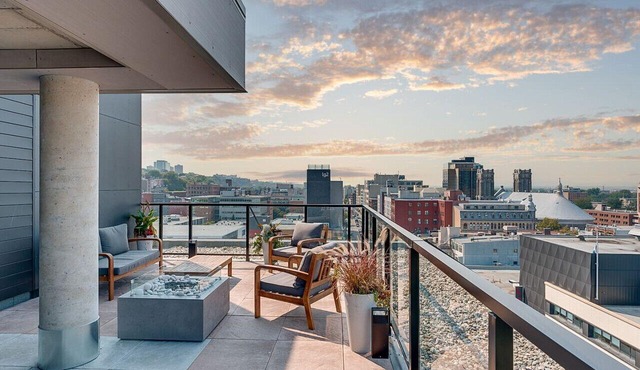 El Chico - Rooftop Pool
