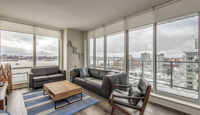 Elegant 2BR Apt with Skyline Views near Waterfront