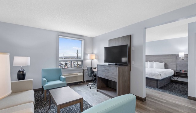 Emerald Hotel & Suites