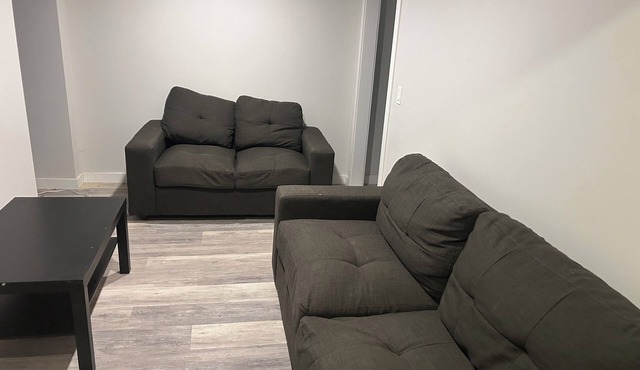 Entire 2 bedrooms basement unit for rent