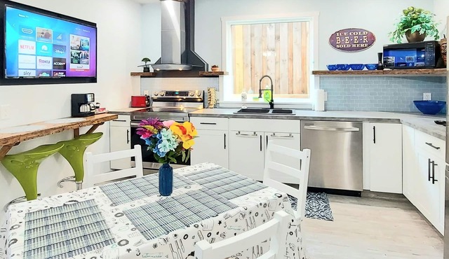 Experience a Hidden Gem! Stylish 2 Bed 2 Bath - All-Inclusive Luxury ⚡️♣️