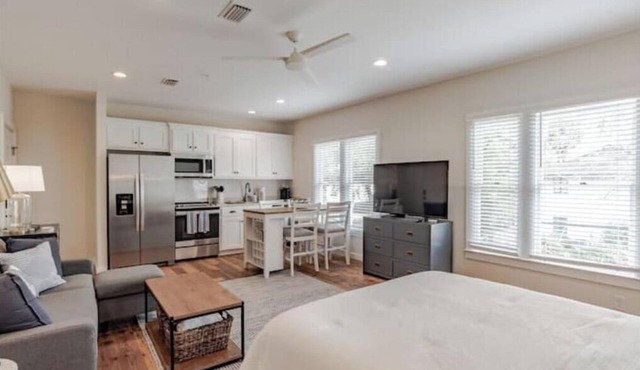 Fantastic studio in Leinkauf Historic District! in Mobile