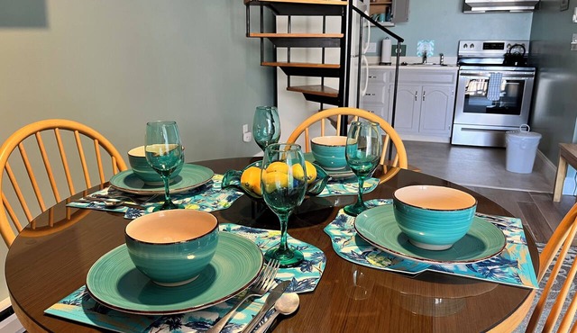 Footbridge Escape A Comfy Condo w/Pool, the Beach, Perkins Cove
