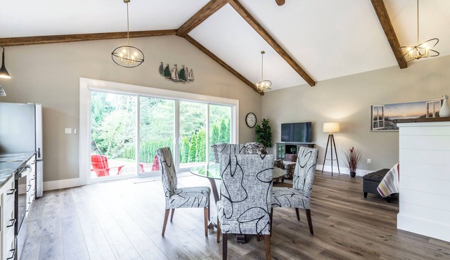 ForTwo guest house a place to relax, enjoy nature, beaches, trails, wineries.