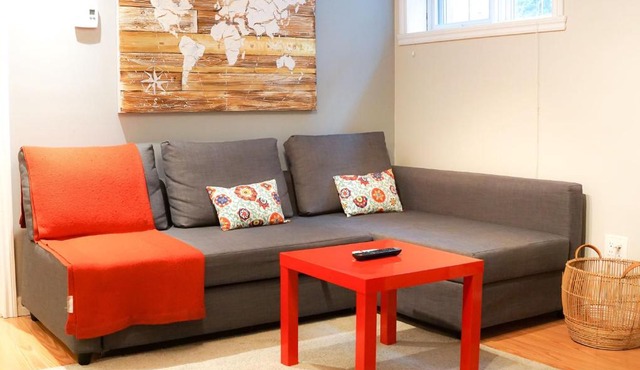 Free Parking - Great 1BR near Henri Bourassa Metro