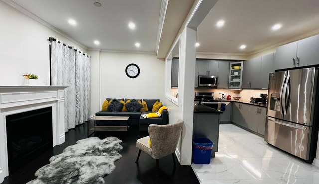 Fully equipped home in Ancaster, Ontario