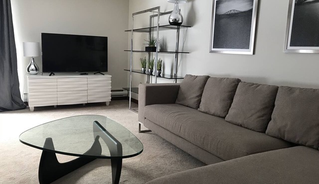Fully Renovated 2 Bed, 1 Bath Apartment near 8th Street
