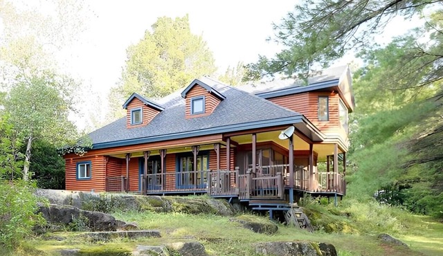 Get lost in Mille-Isles Cozy rustic chalet Lost in the nature