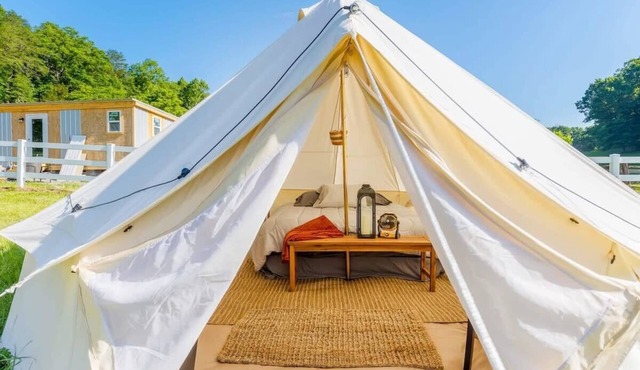 Glamp on Functional Farm w/pool 15min to Chatt! in Chattanooga