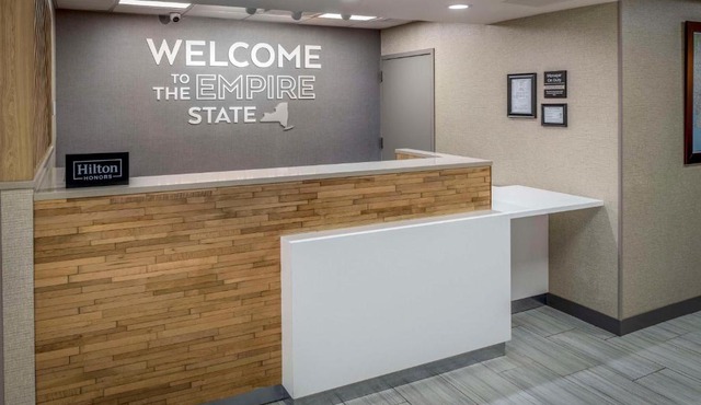 Hampton Inn Long Island/Commack