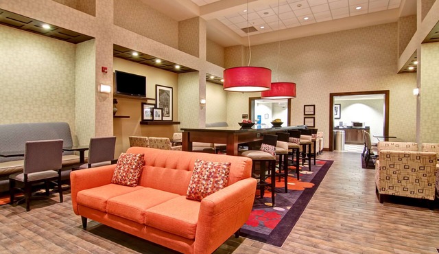 Hampton Inn & Suites by Hilton Red Deer