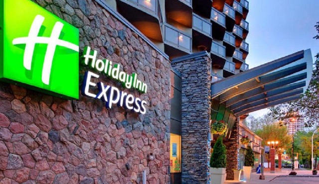 Holiday Inn Express Edmonton Downtown by IHG