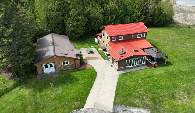 Huron Hideaway - Private Waterfront