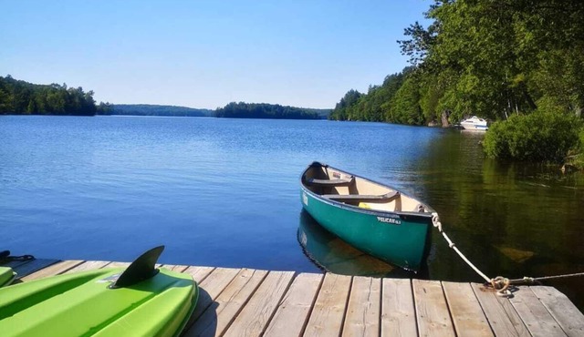 KAYAKS * CANOE * PADDLE BOARDS * WIFI * SATELLITE TV