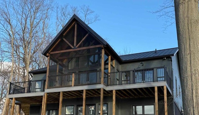 Lakefront 5 King Beds + Private Dock + Screen Porch + Pet Friendly