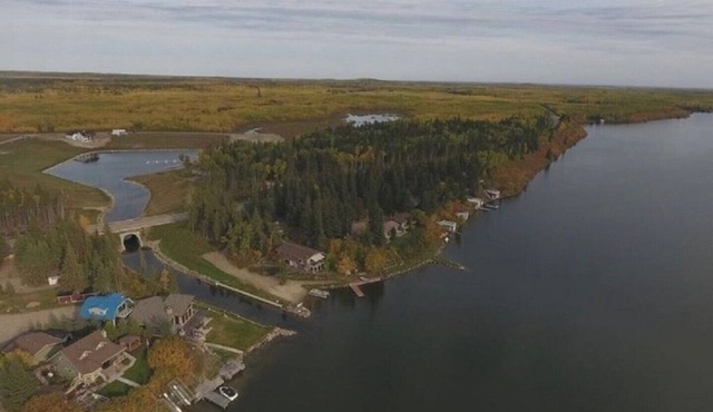 Lakefront Cabins for Rent, with private marina - Cabin 8