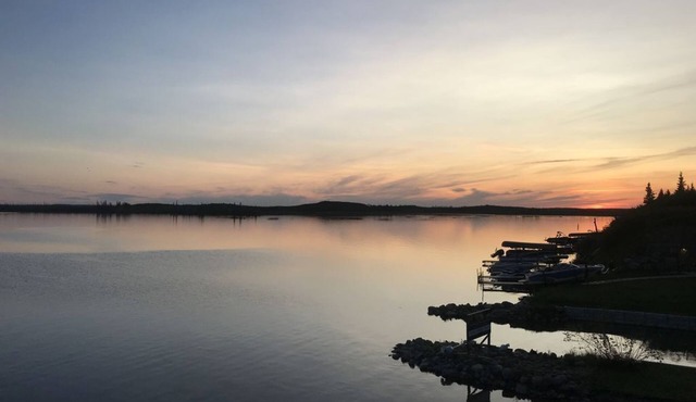 Lakefront Cabins for Rent, with private marina - Cabin 2