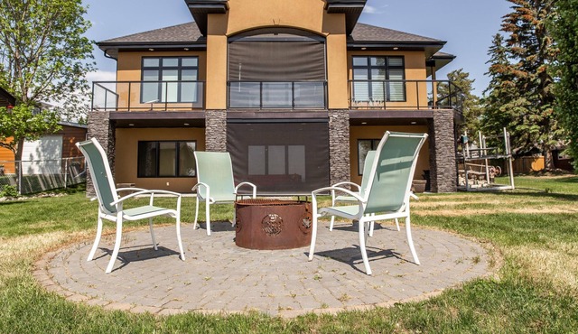 Lakefront Luxury Home|AC|Fireplace|Two Ensuites