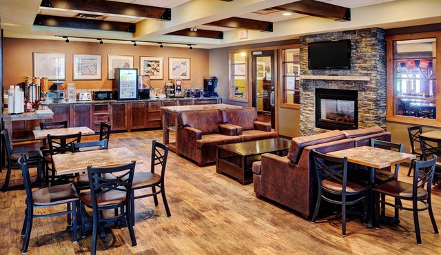 Lakeview Inns & Suites Fort Saskatchewan
