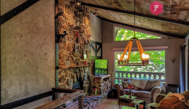 Le Zig-Zag du Mont Sutton / SPA Pool Fireplaces / Few meters from slopes!