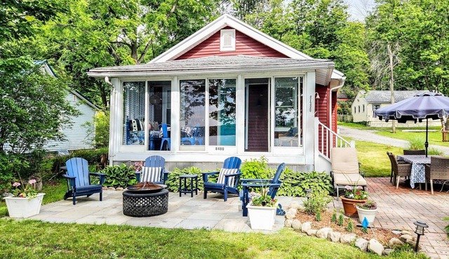 Little Red Hideaway: Perfect Family Retreat!
