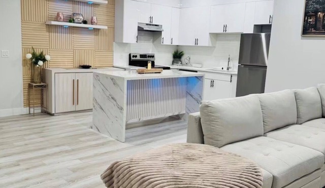 Luxary 2-Bedroom Private Basement apartment in Chestermere