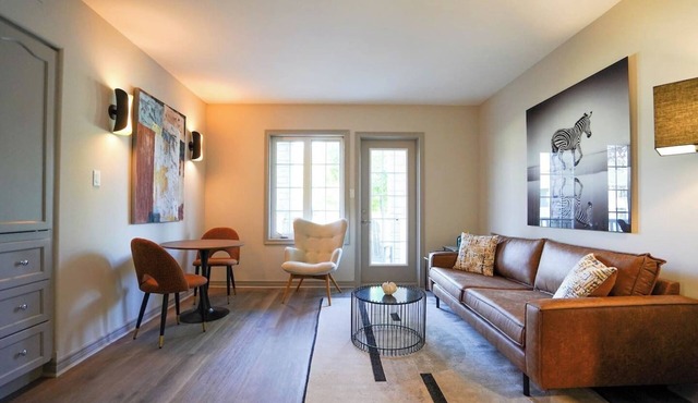 Luxurious Studio with King Bed with Heated Pool