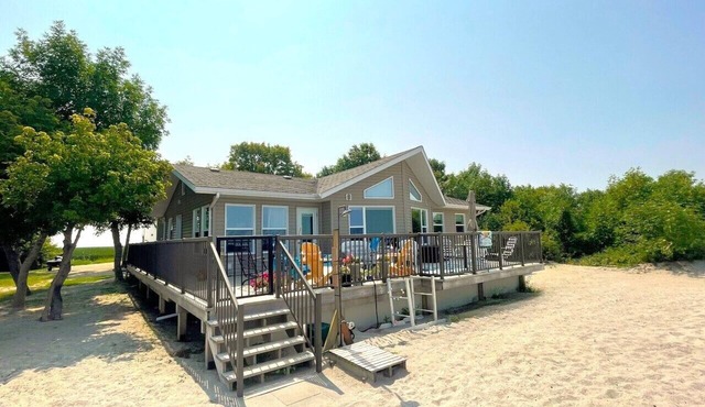 Luxury Cabin with Private Beach. Right on the water!