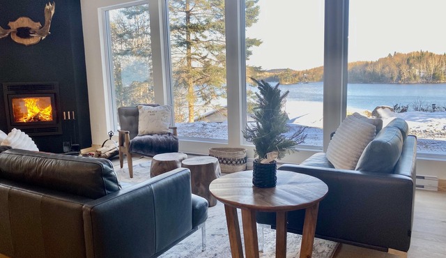 Luxury Panoramic View Waterfront-SPA-Games-Foyer