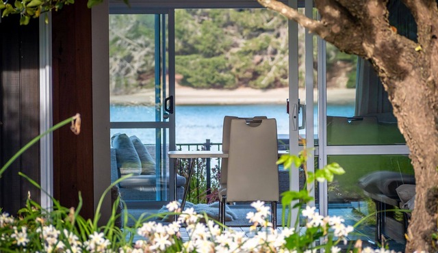Mapua Beachfront Paradise