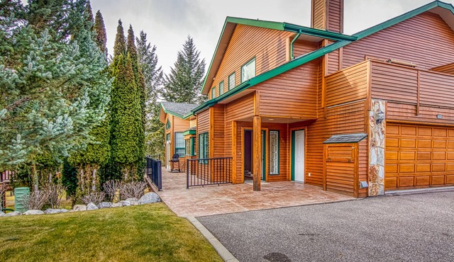 Marble Canyon 4 bedroom townhome: Unit 402P2 with golf course view