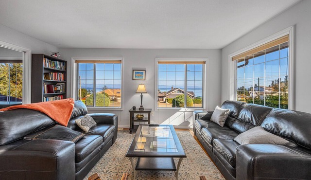 Mid Island Ocean View Paradise B&B