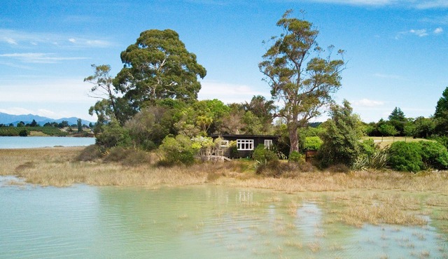 Miro Cottage. Sunny, private waterfront cottage with superb views.
